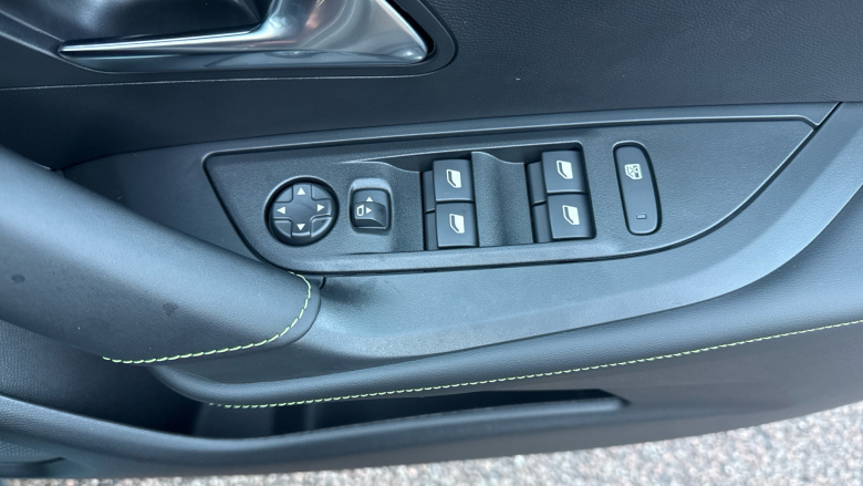 Peugeot 2008 1.2 Hybrid 136 GT 5dr e-DSC6 Petrol Estate